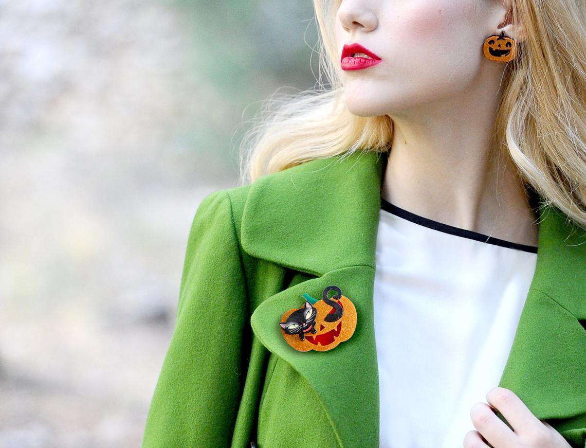 Pumpkin with Black Kitten Brooch by Laliblue