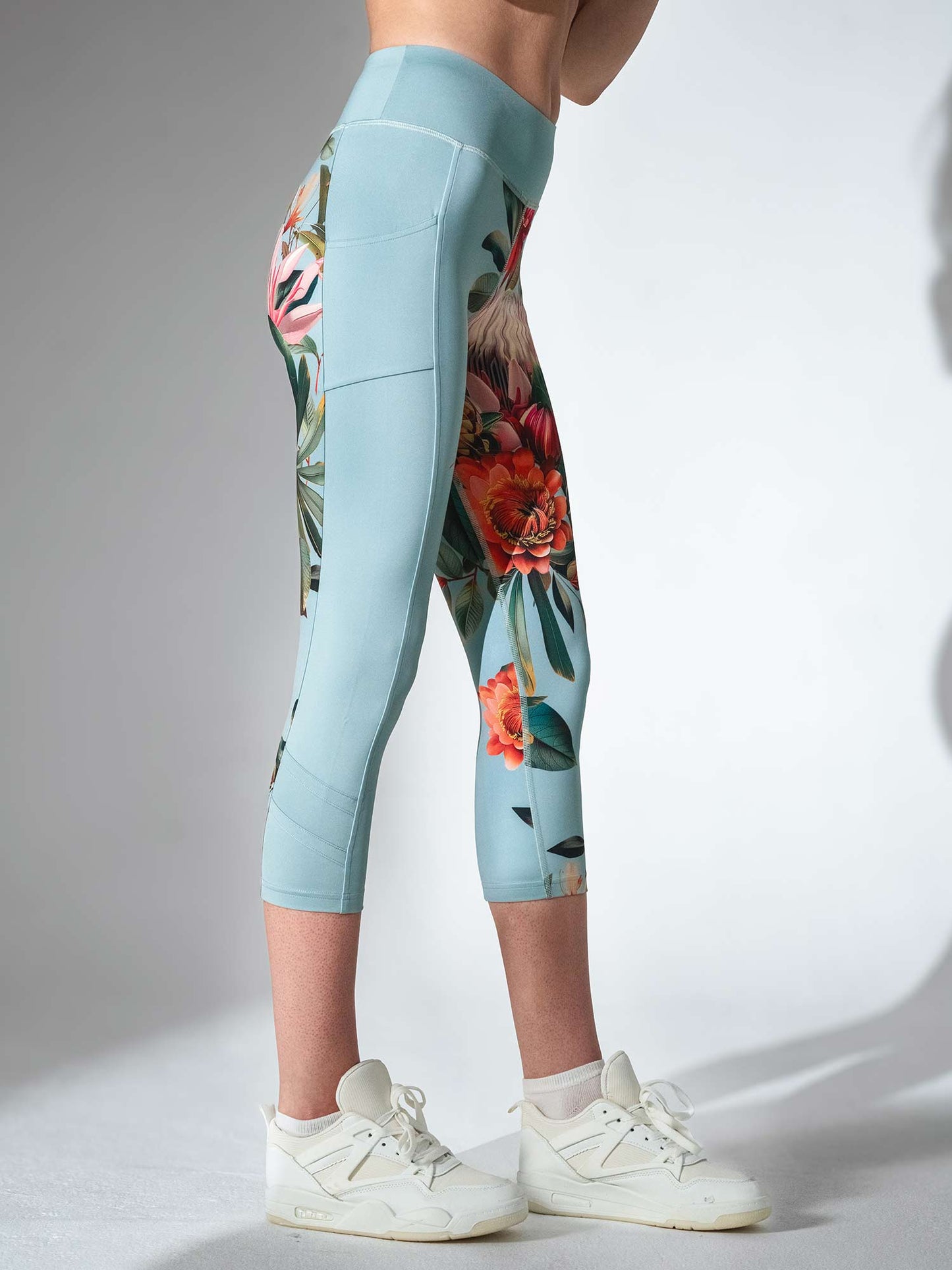 ELLE CAPRI | Performance Compression Leggings with Pockets