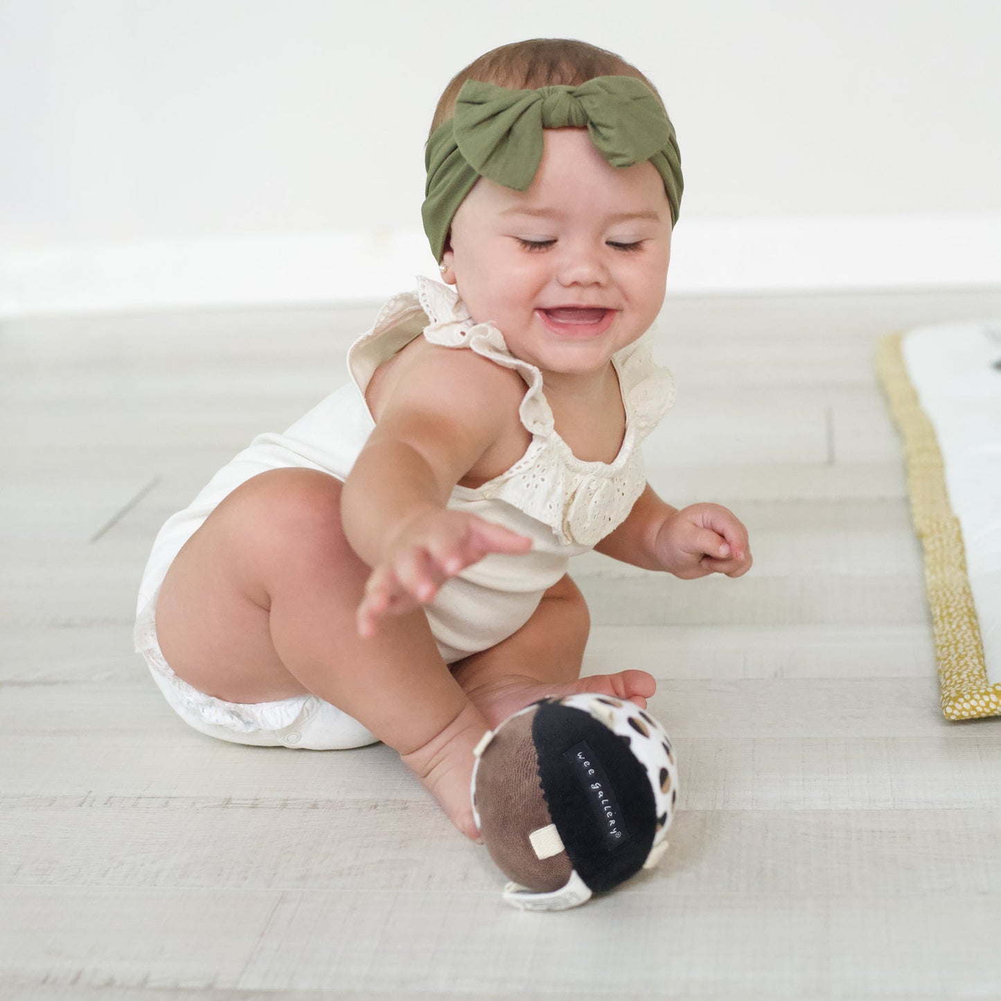 Acorn Clutch and Taggy Ball Bundle - Osadia Concept Store
